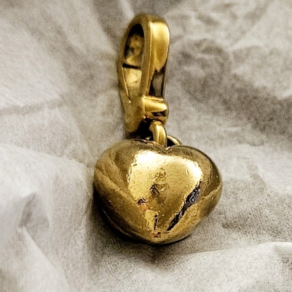 Juicy Couture Small Mini Gold 3D Solid Puffed Banner Heart Charm Love 4 Bracelet - Picture 6 of 11